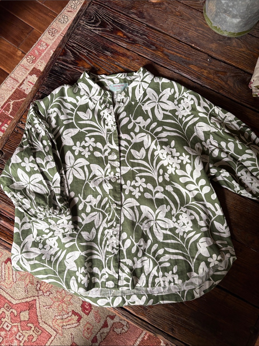 Voyager by Mersea  Luca linen, green blouse, size medium